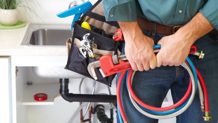 Why Plumbing Emergencies Require a Professional